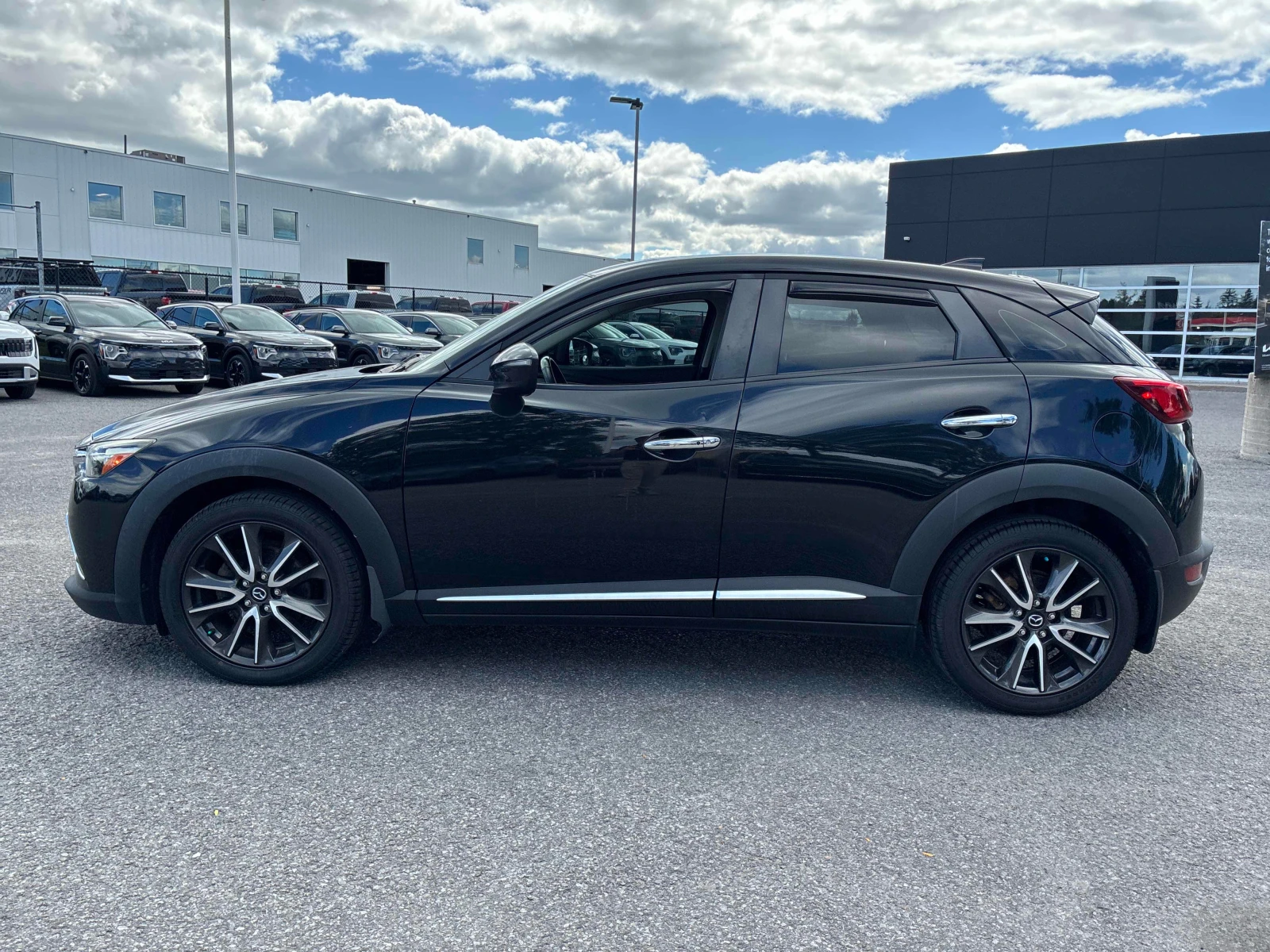 Mazda CX-3 * GT * CARFAX * ОПЦИЯ ЗА ФИНАНСИРАНЕ , снимка 2 - Автомобили и джипове - 56080299