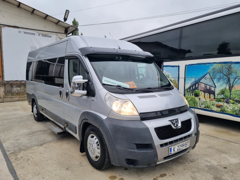 Peugeot Boxer 3.0   17 места