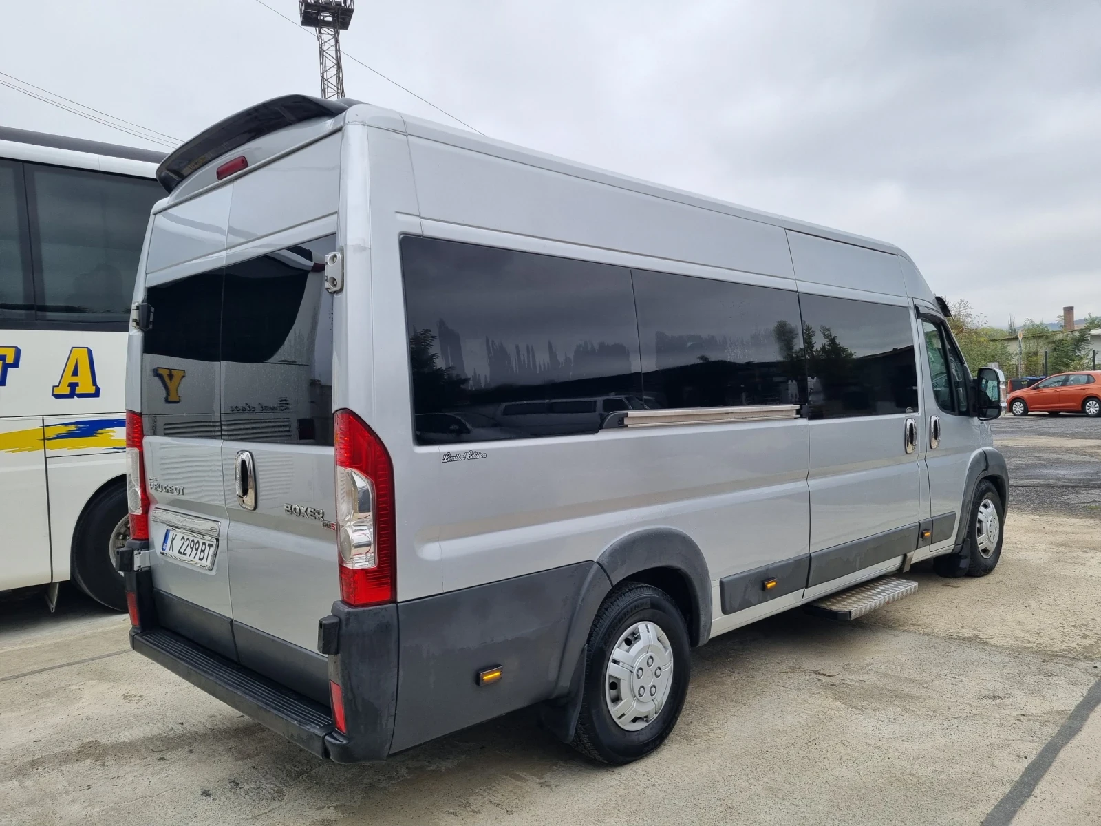 Peugeot Boxer 3.0   17 места - изображение 2