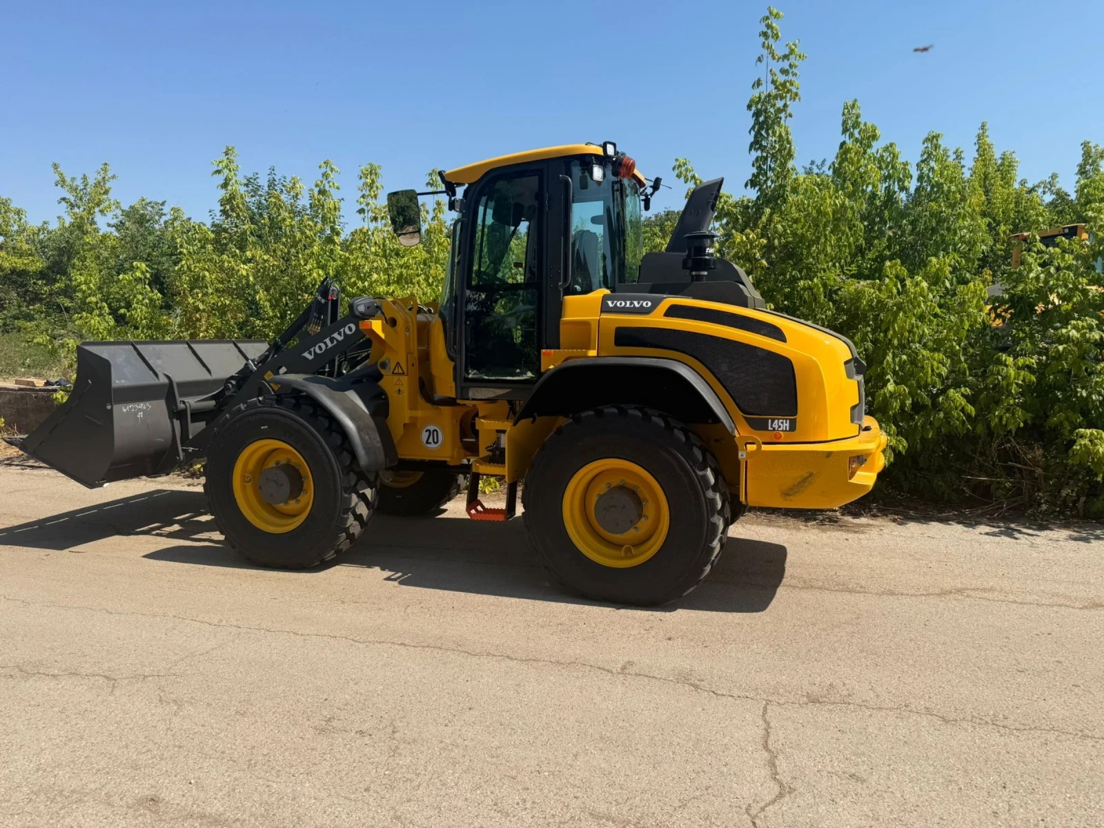 Челен товарач Volvo L45H  - изображение 5