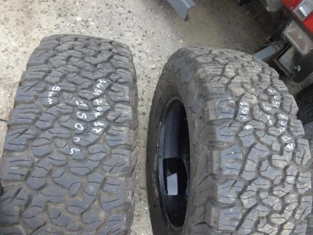 Гуми Зимни 235/70R17, снимка 2 - Гуми и джанти - 21424675