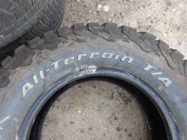 Гуми Зимни 235/70R17, снимка 7 - Гуми и джанти - 21424675