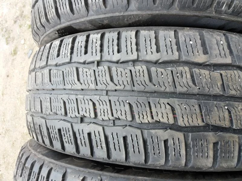 Гуми Зимни 215/60R17, снимка 6 - Гуми и джанти - 23526611