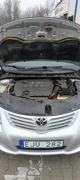 Toyota Avensis 2.0i 152кс, снимка 11