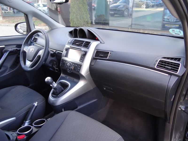 Toyota Verso 1.6i-132k.c./Panorama/Camera/7-места/Euro 5/, снимка 9 - Автомобили и джипове - 39213193