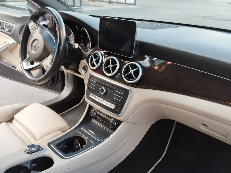 Mercedes-Benz CLA 250 4 MATIC/PANORAMA, снимка 9 - Автомобили и джипове - 52590735