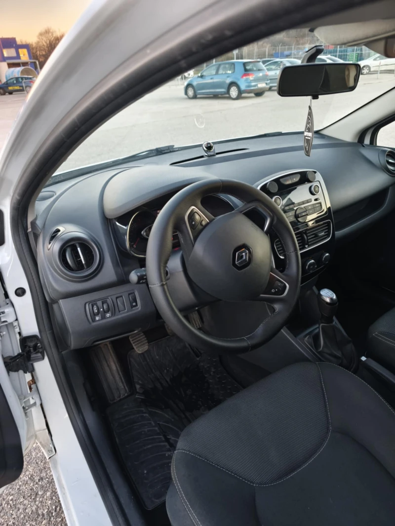 Renault Clio 4, снимка 9 - Автомобили и джипове - 48384870