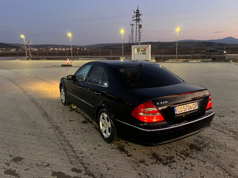 Mercedes-Benz E 320, снимка 1 - Автомобили и джипове - 49035767