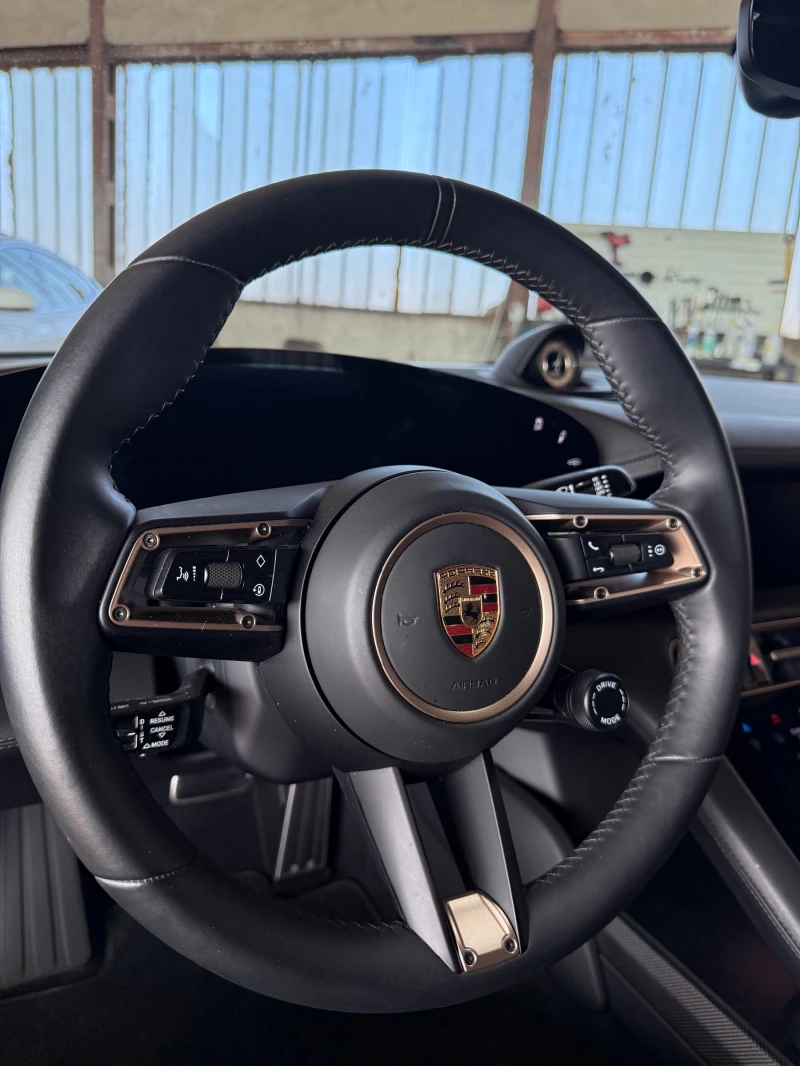 Porsche Taycan Turbo S, снимка 11 - Автомобили и джипове - 49398331