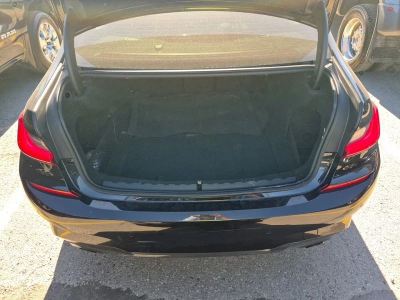 BMW 330 M-pkg* Xdrive* Подгрев* Пано* , снимка 12 - Автомобили и джипове - 52317699