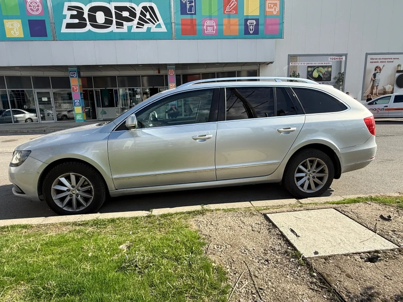 Skoda Superb 2.0tdi, снимка 3 - Автомобили и джипове - 52096950