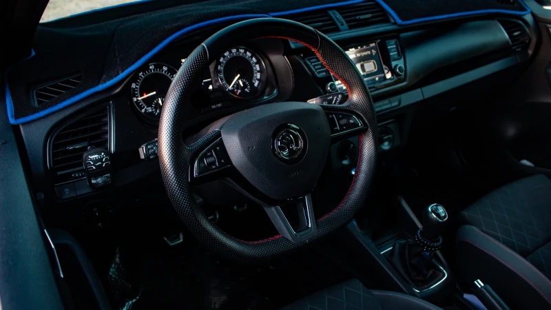 Skoda Fabia Монтекарло, снимка 4 - Автомобили и джипове - 52541844