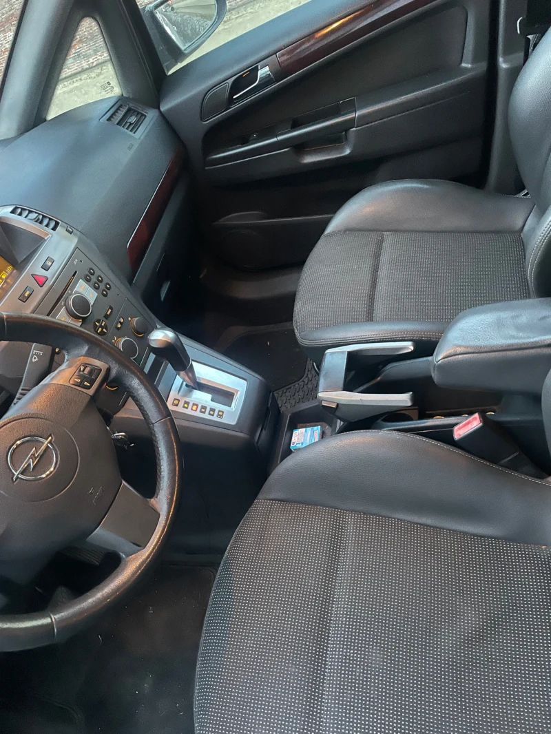 Opel Zafira, снимка 4 - Автомобили и джипове - 52617848