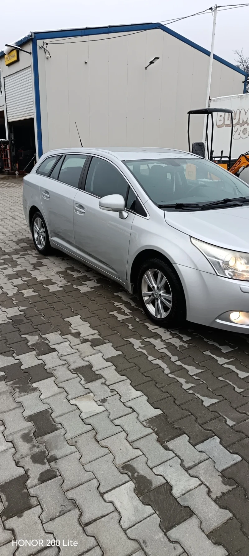 Toyota Avensis 2.0i 152кс, снимка 3 - Автомобили и джипове - 53357844