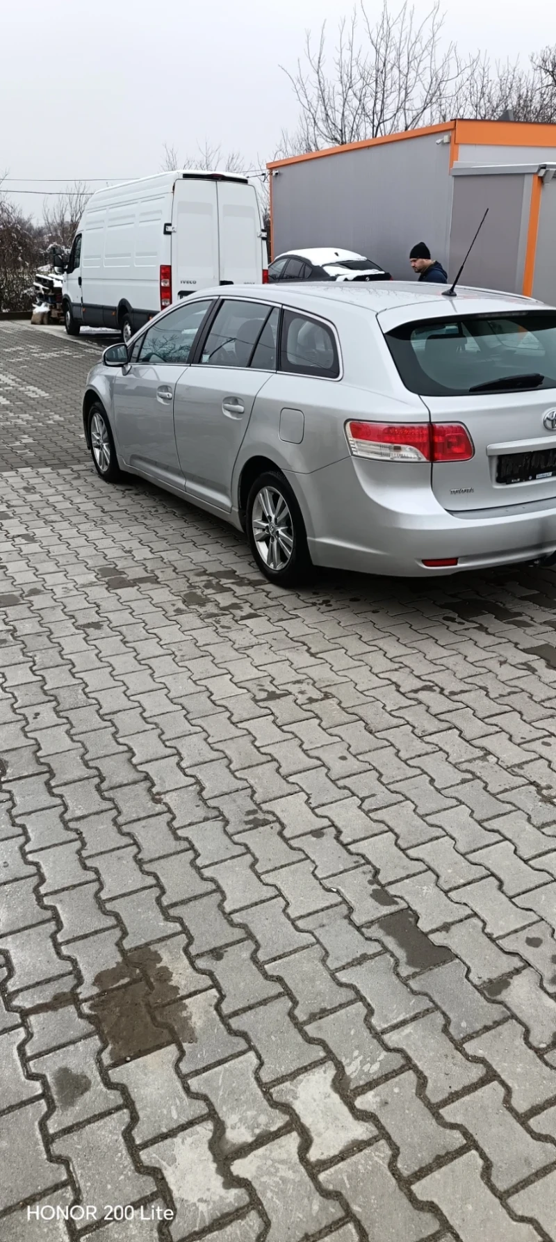 Toyota Avensis 2.0i 152кс, снимка 8 - Автомобили и джипове - 53357844