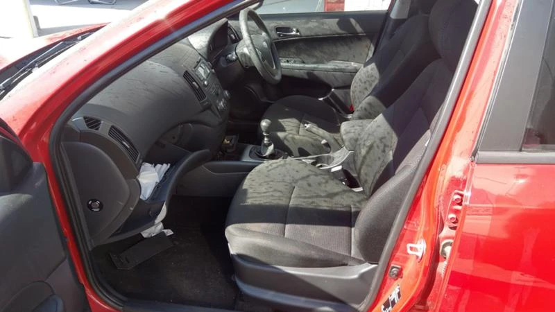 Hyundai I30 1.4 16V 3броя, снимка 7 - Автомобили и джипове - 47056585