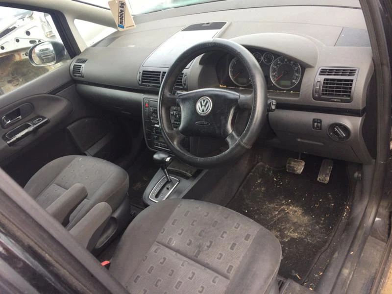 VW Sharan 1.9TDI, снимка 5 - Автомобили и джипове - 45944411