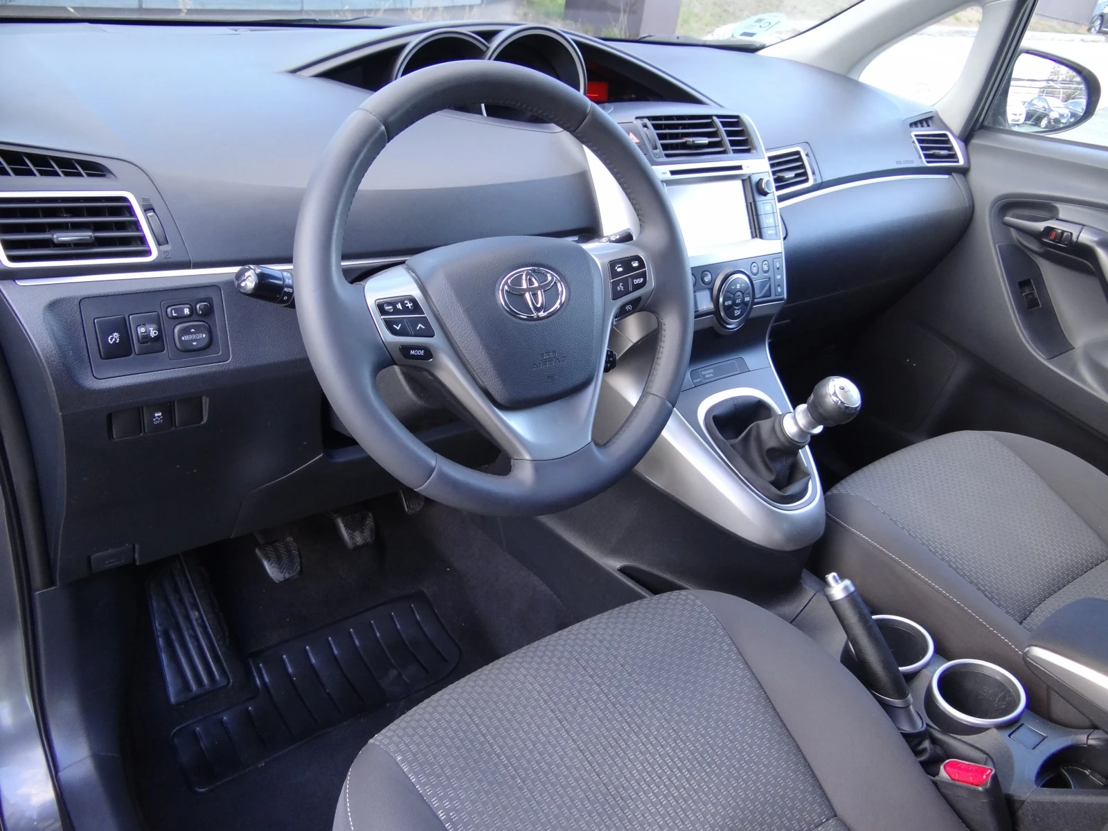 Toyota Verso 1.6i-132k.c./Panorama/Camera/7-места/Euro 5/ - изображение 7