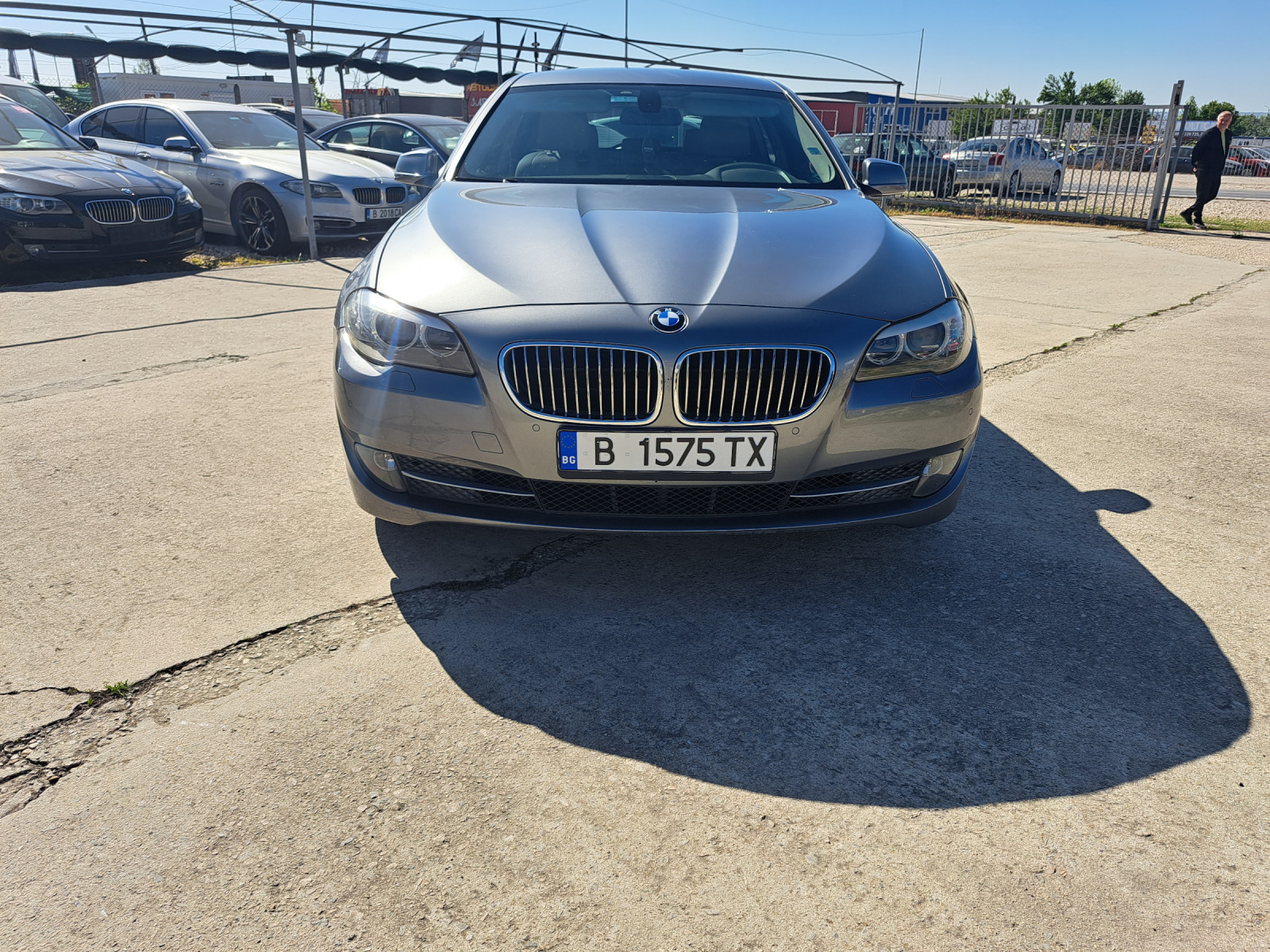BMW 520 2.0D - изображение 1