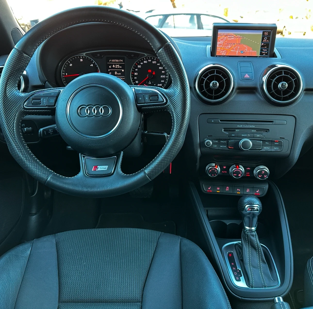 Audi A1 1.6TDI/S-line/Full Led/NAVI/HI-FI - изображение 10