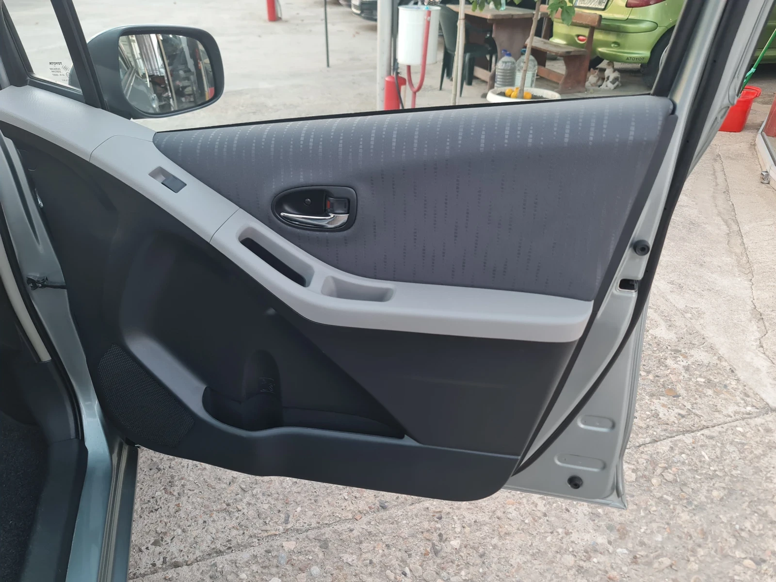 Toyota Yaris 1.33 Dual VVT-i Климатк Нови Гуми - изображение 7