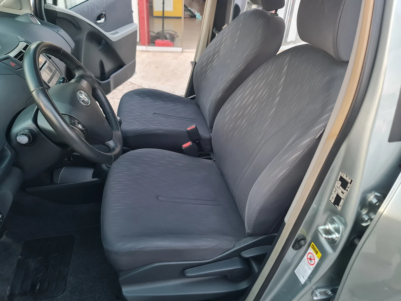 Toyota Yaris 1.33 Dual VVT-i Климатк Нови Гуми - изображение 6