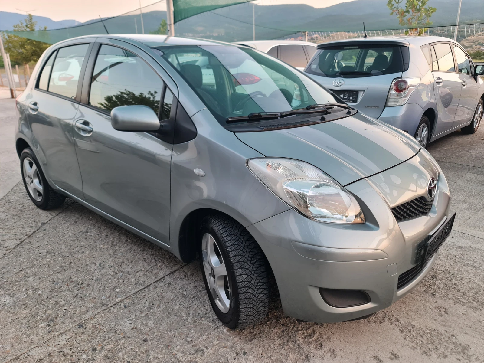 Toyota Yaris 1.33 Dual VVT-i Климатк Нови Гуми - изображение 2