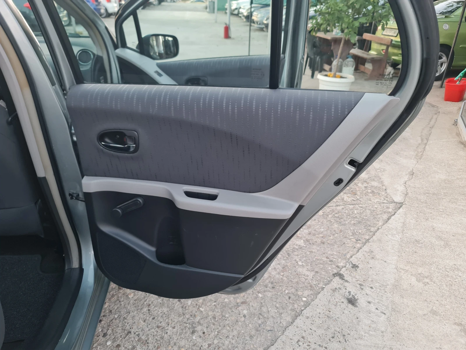 Toyota Yaris 1.33 Dual VVT-i Климатк Нови Гуми - изображение 9