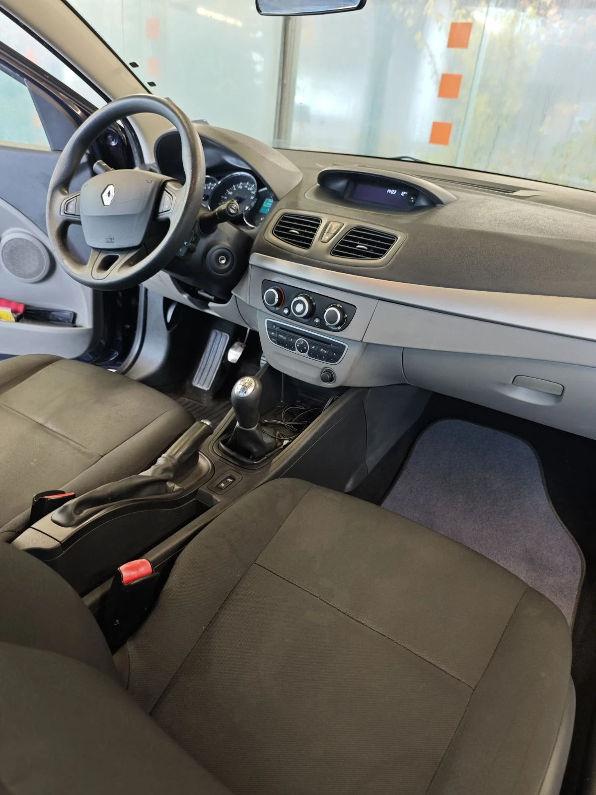 Renault Megane 1.6 - изображение 8