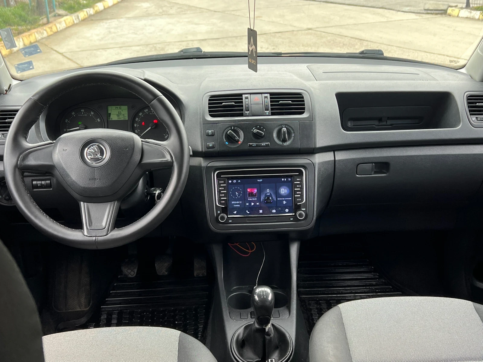 Skoda Fabia 1.2i, снимка 6 - Автомобили и джипове - 53903701