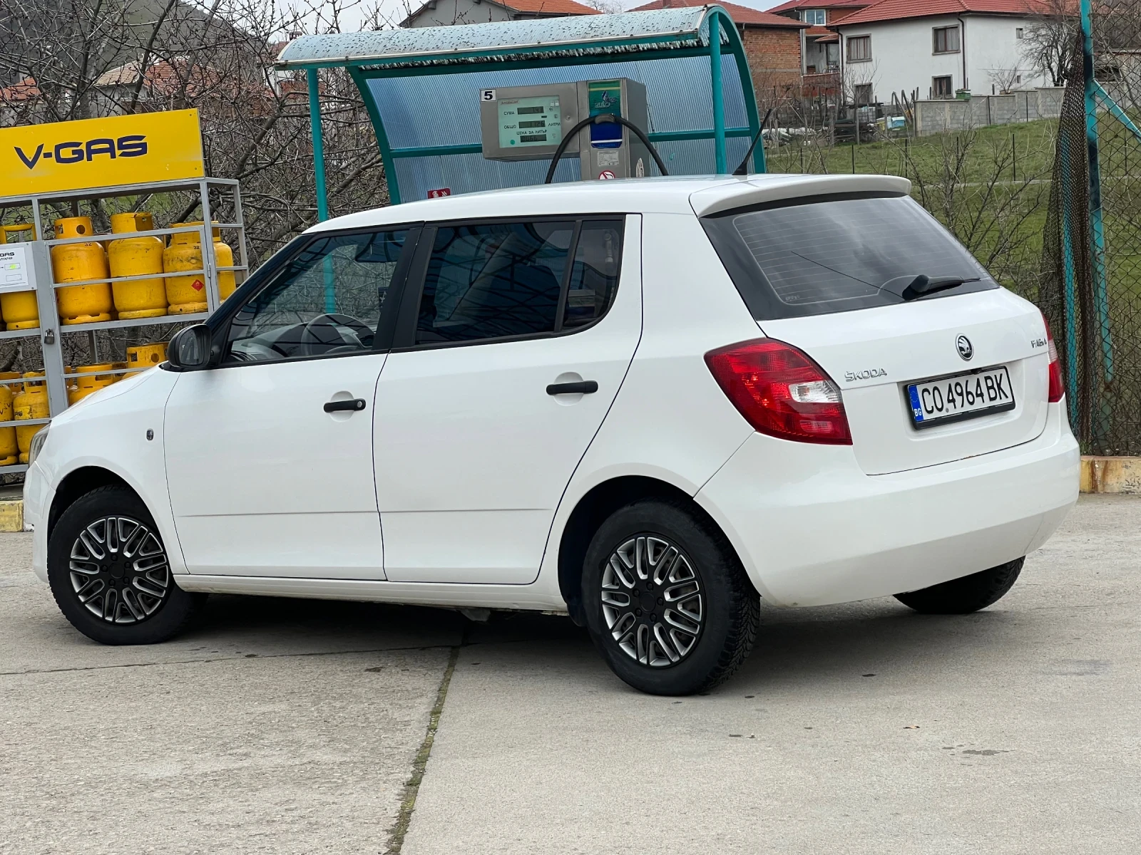 Skoda Fabia 1.2i, снимка 2 - Автомобили и джипове - 53903701