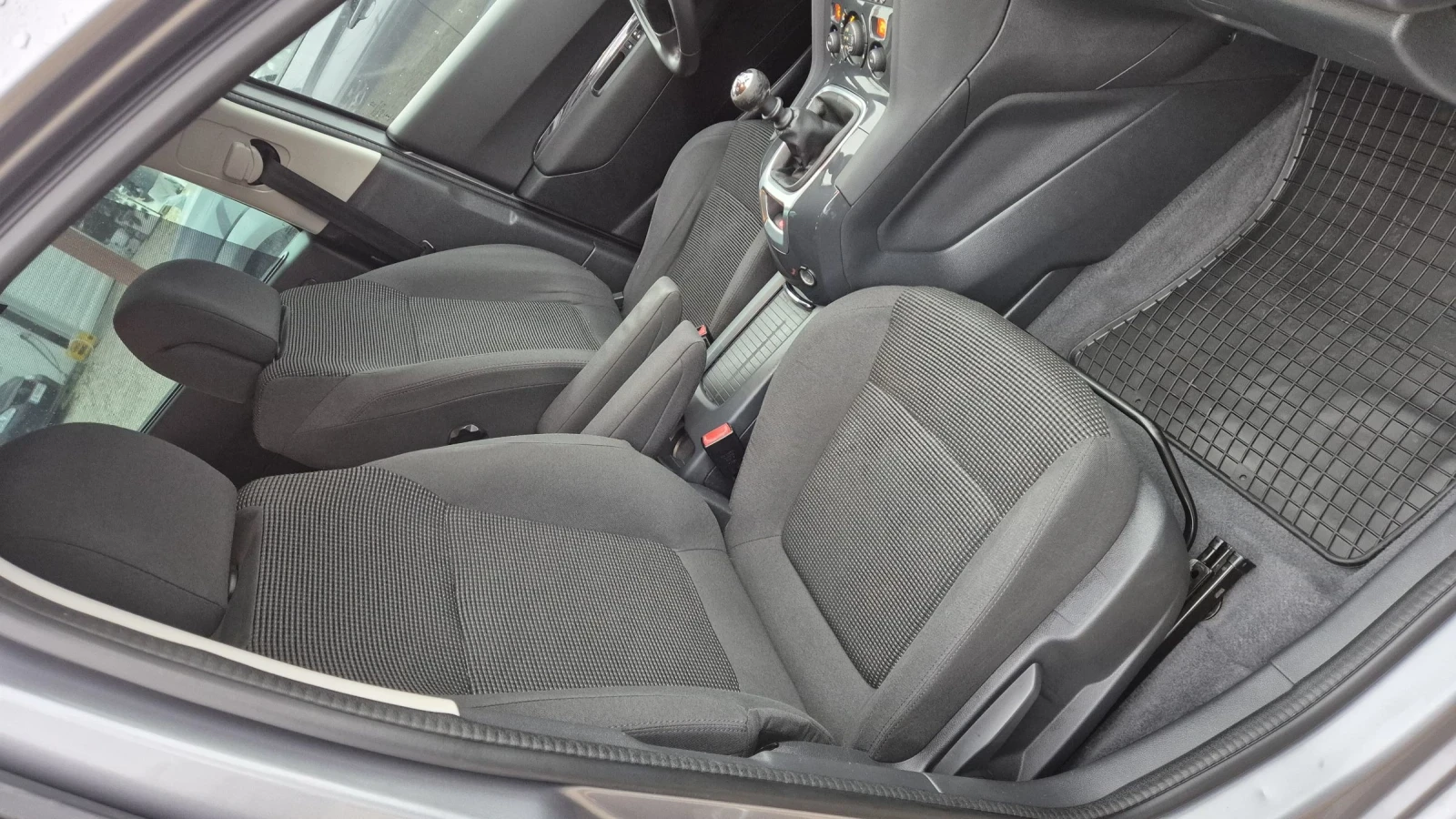 Peugeot 5008 1.6HDI НАВИ ЛЕД 7МЕСТА ЛИЗИНГ ВИДЕО , снимка 9 - Автомобили и джипове - 53978535