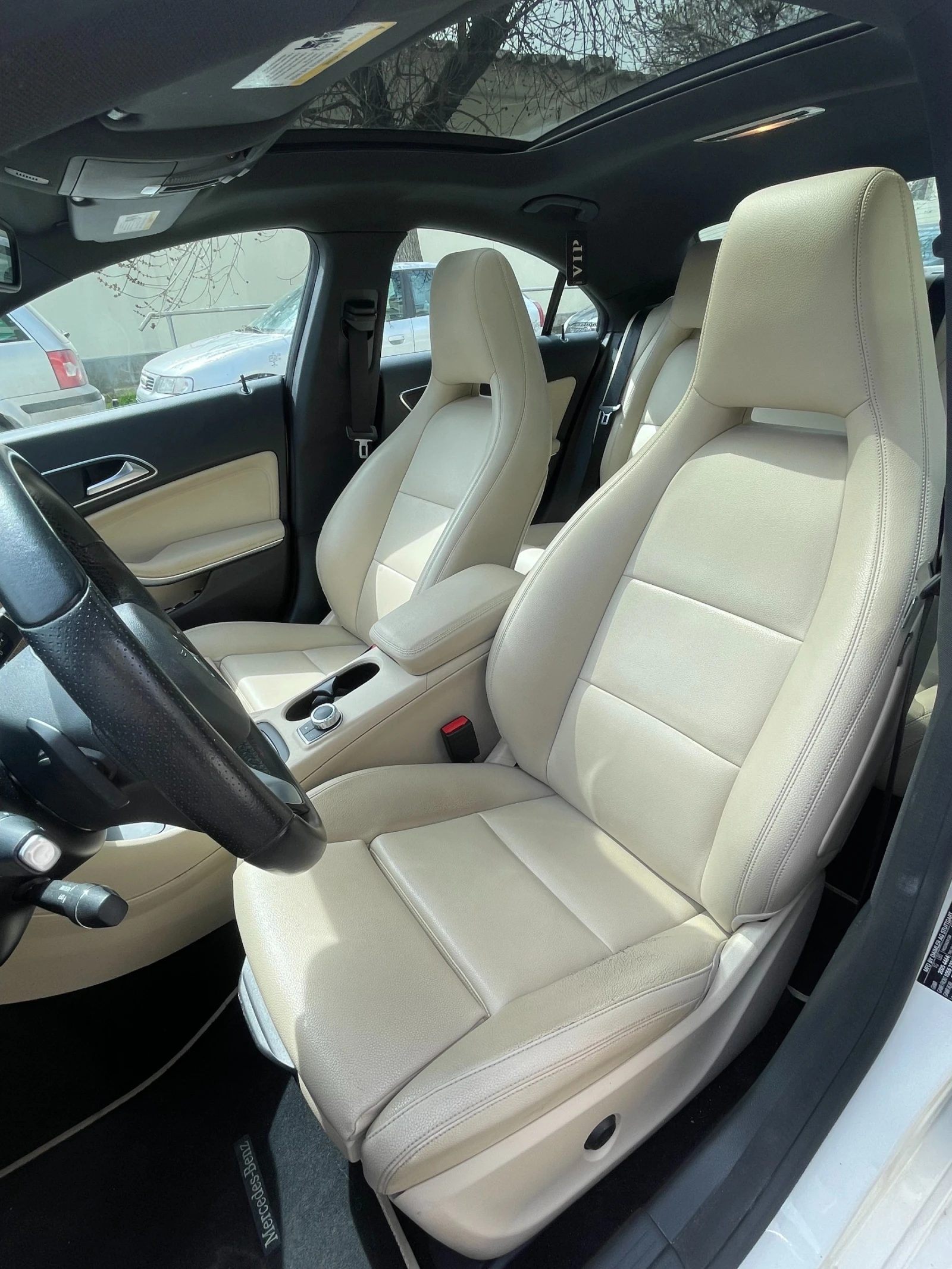 Mercedes-Benz CLA 250 | 4MATIC | PANORAMA | KEYLESS | CarPlay | 211к.с., снимка 9 - Автомобили и джипове - 54372368