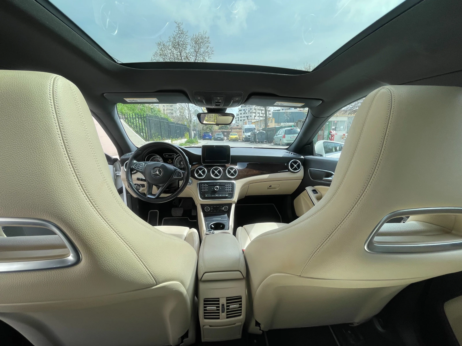 Mercedes-Benz CLA 250 | 4MATIC | PANORAMA | KEYLESS | CarPlay | 211к.с., снимка 10 - Автомобили и джипове - 54372368