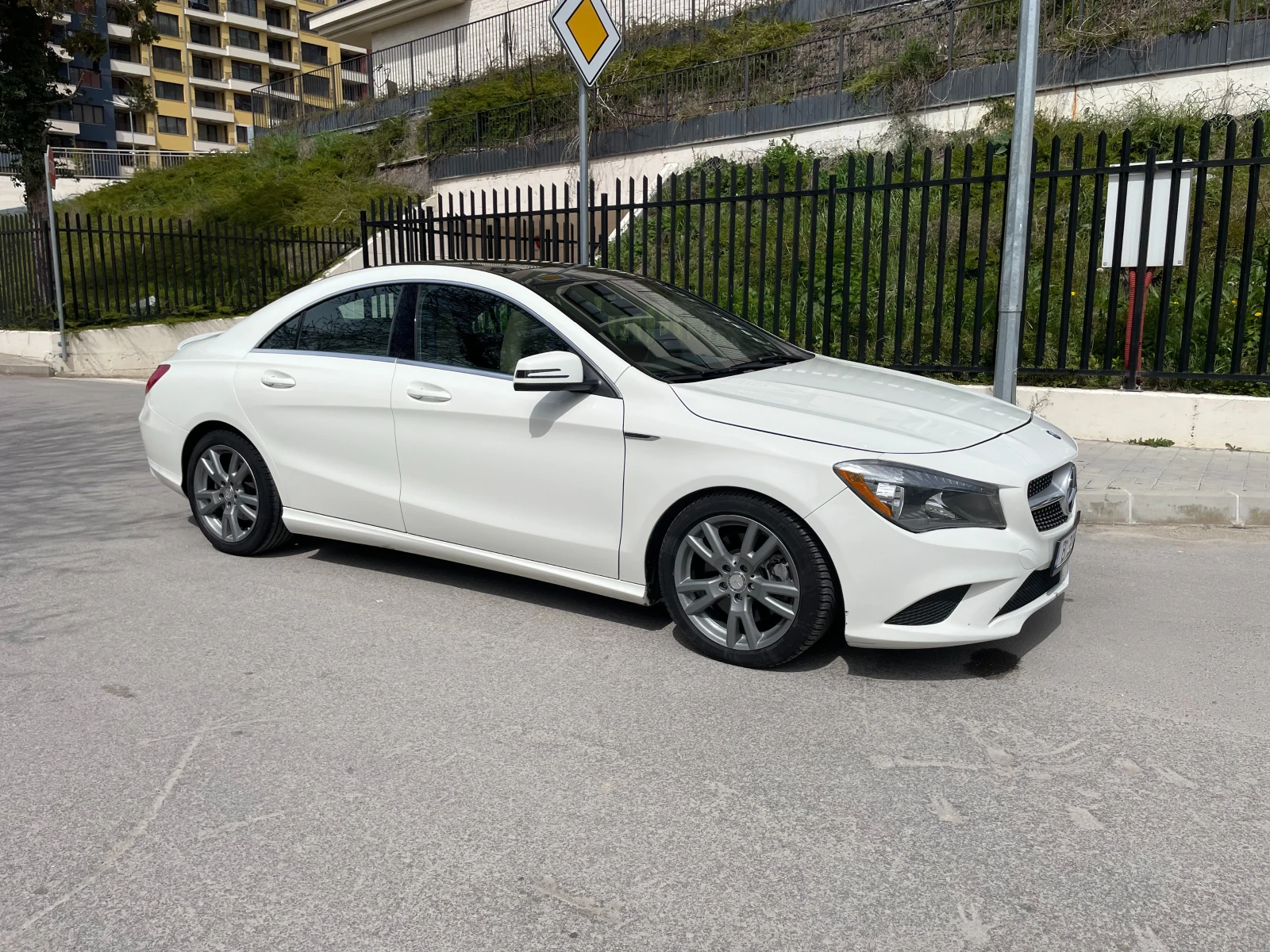 Mercedes-Benz CLA 250 | 4MATIC | PANORAMA | KEYLESS | CarPlay | 211к.с., снимка 3 - Автомобили и джипове - 54372368