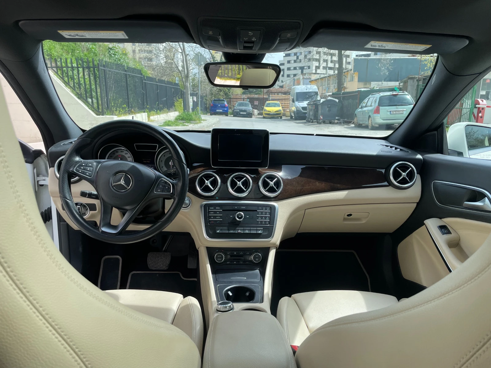 Mercedes-Benz CLA 250 | 4MATIC | PANORAMA | KEYLESS | CarPlay | 211к.с., снимка 11 - Автомобили и джипове - 54372368
