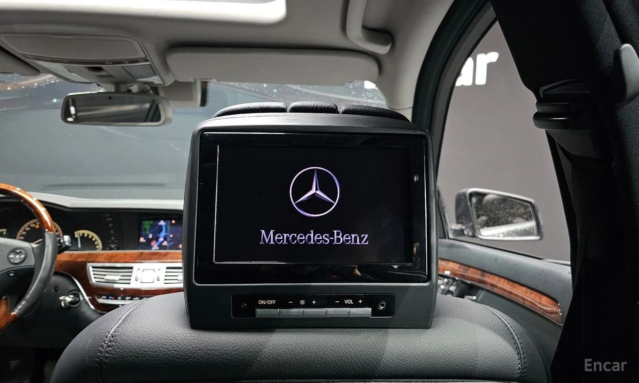 Mercedes-Benz S 500 LONG* AMG SPORT PACK* PANO* ОБДУХВ* МАСАЖ* , снимка 12 - Автомобили и джипове - 54487851