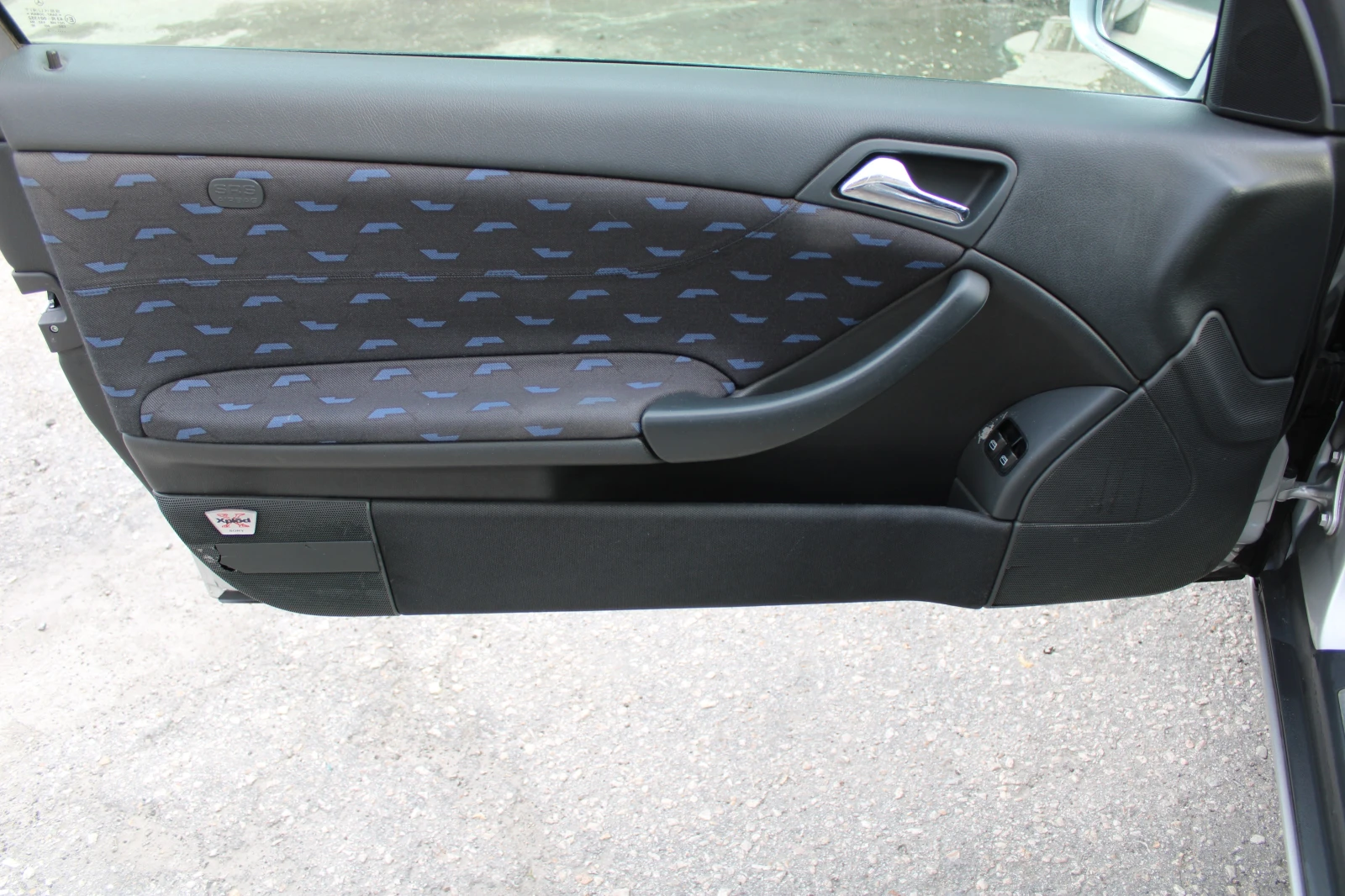 Mercedes-Benz C 180 Газов Инжекцион, снимка 11 - Автомобили и джипове - 54786342