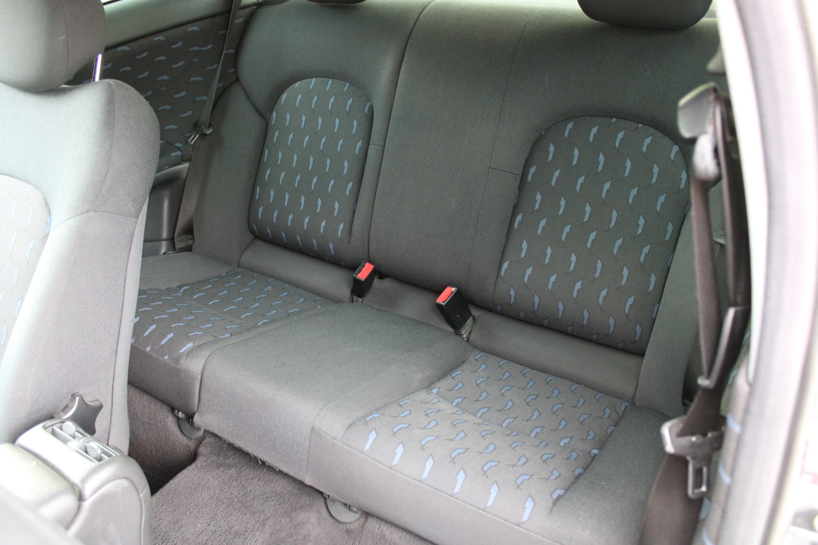 Mercedes-Benz C 180 Газов Инжекцион, снимка 8 - Автомобили и джипове - 54786342