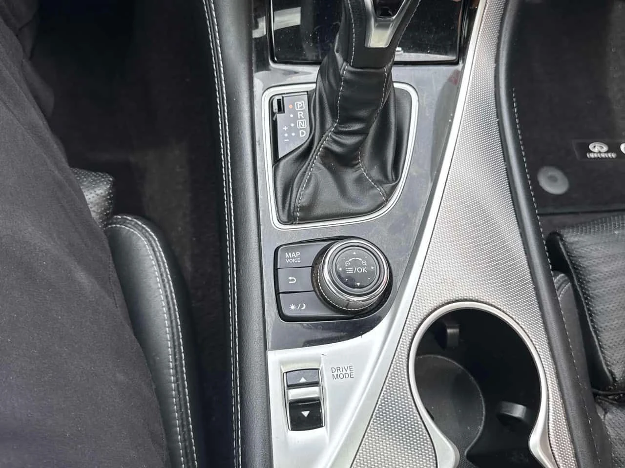 Infiniti Q50 * 3.0t * АВТОКРЕДИТ БЕЗ ПЪРВОНАЧАЛНА ВНОСКА* , снимка 10 - Автомобили и джипове - 55164545