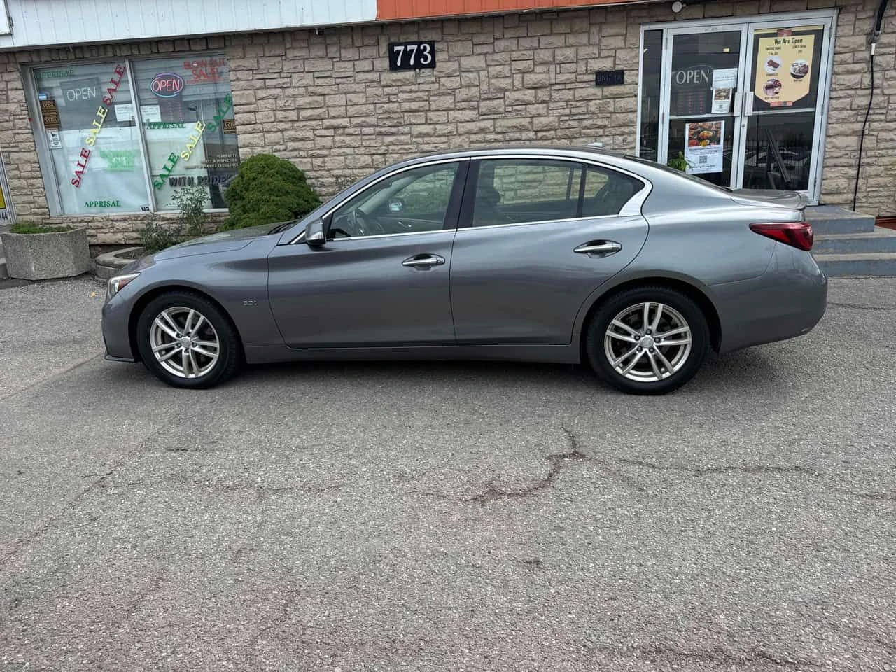 Infiniti Q50 * 3.0t * АВТОКРЕДИТ БЕЗ ПЪРВОНАЧАЛНА ВНОСКА* , снимка 2 - Автомобили и джипове - 55164545