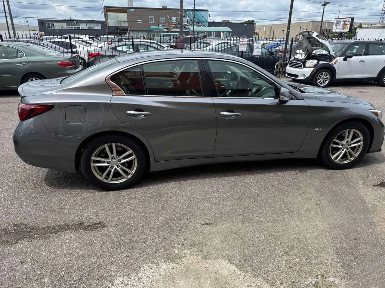 Infiniti Q50 * 3.0t * АВТОКРЕДИТ БЕЗ ПЪРВОНАЧАЛНА ВНОСКА* , снимка 3 - Автомобили и джипове - 55164545