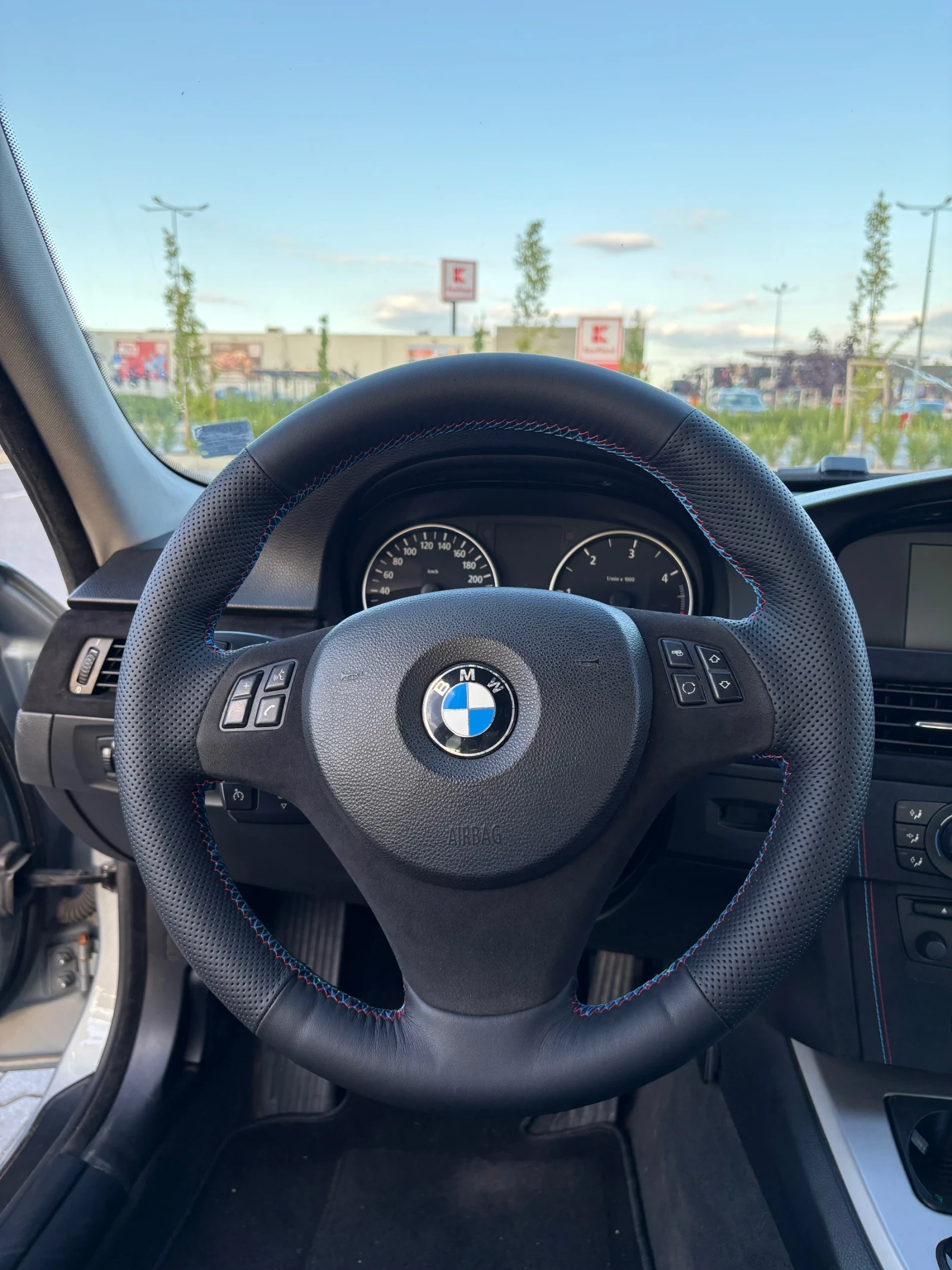 BMW 320, снимка 10 - Автомобили и джипове - 55361080