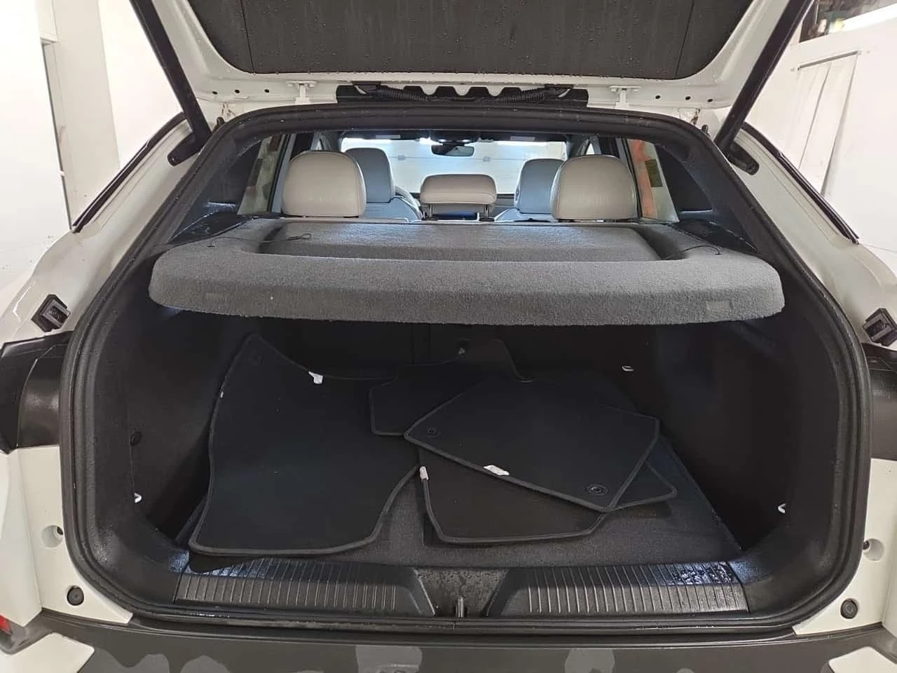 VW ID.4 * Pro * CARFAX * ����������� | Mobile.bg � ����������� 14