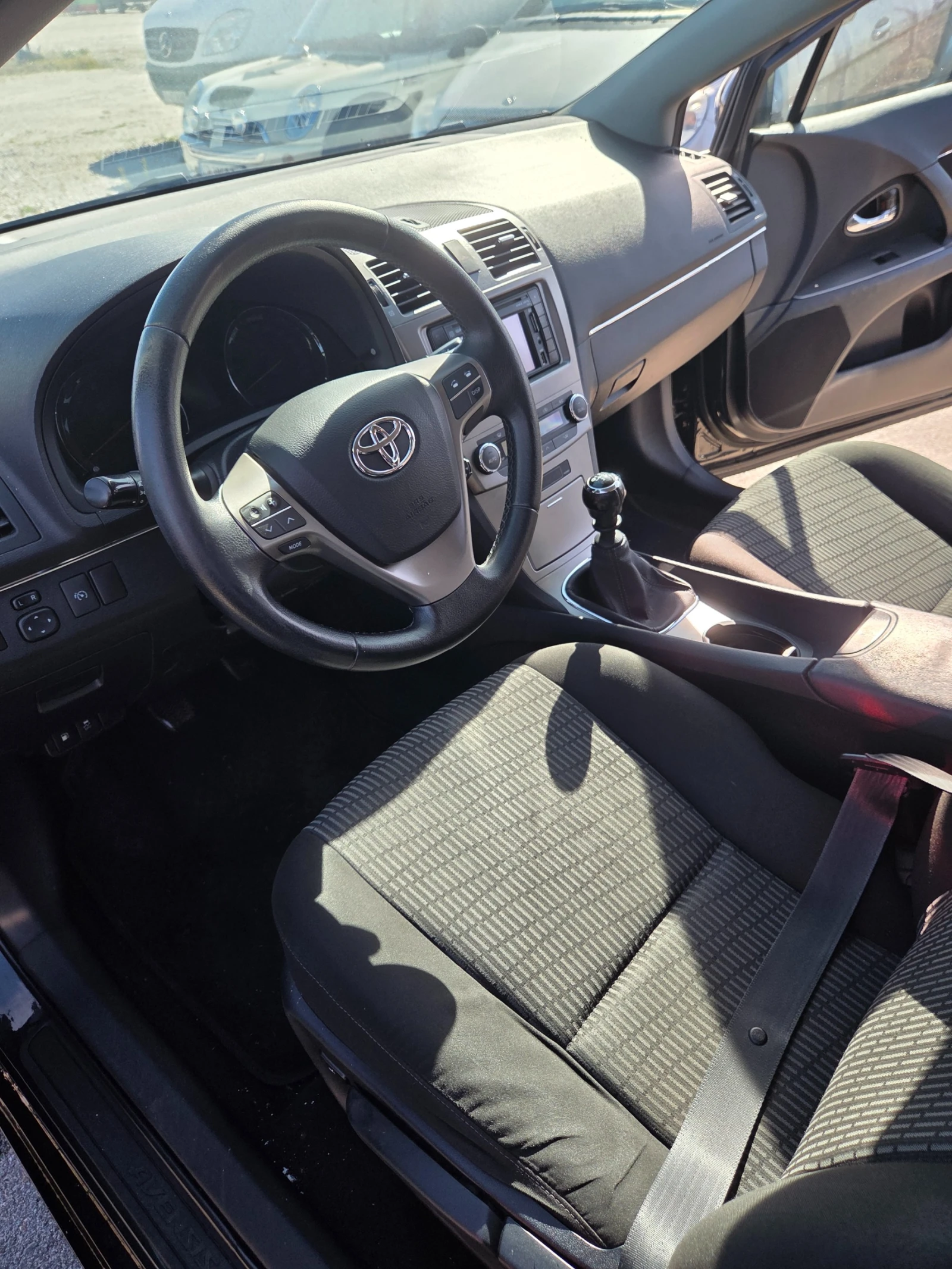 Toyota Avensis 1.8, снимка 13 - Автомобили и джипове - 56581003