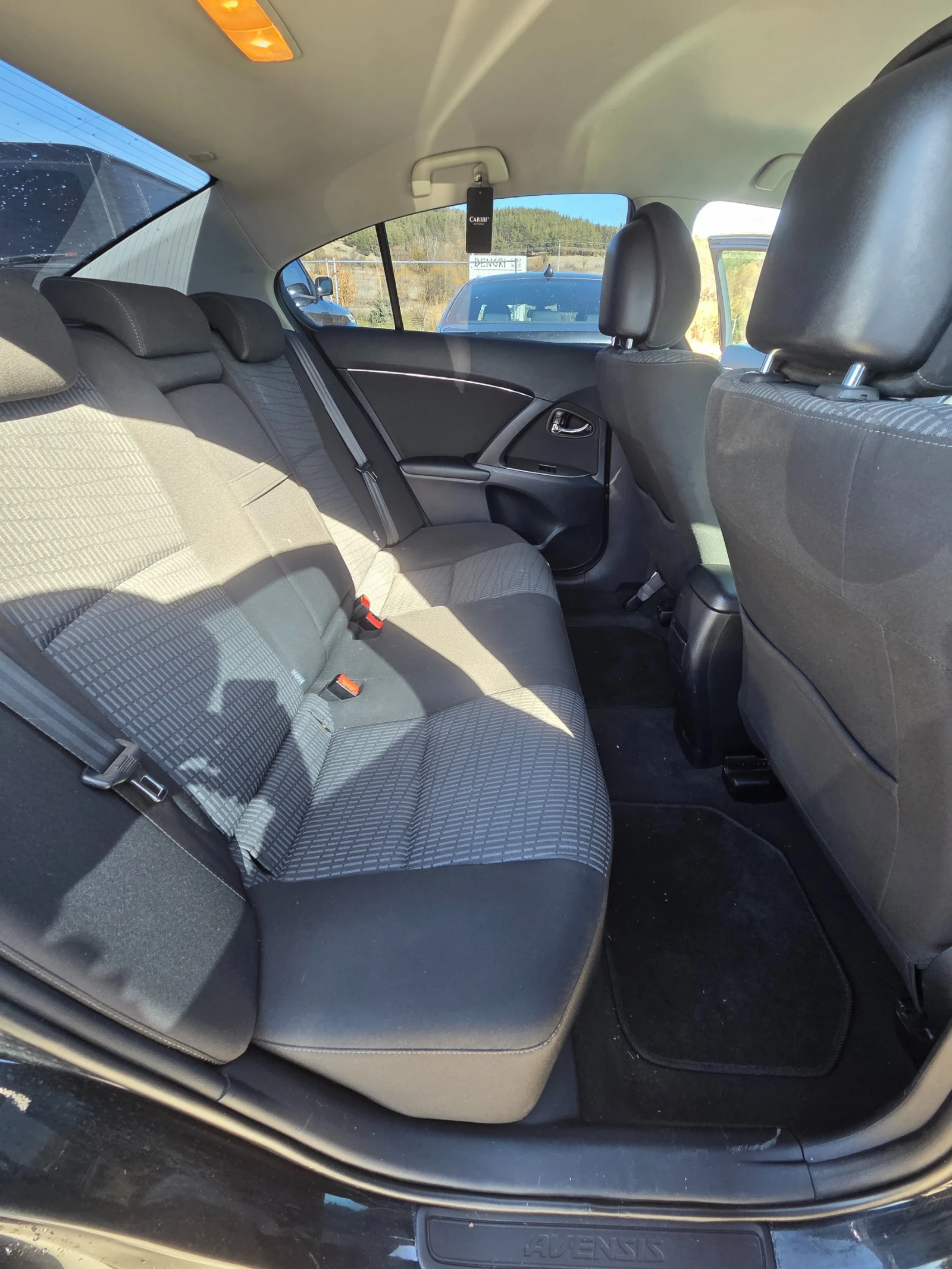 Toyota Avensis 1.8, снимка 11 - Автомобили и джипове - 56581003