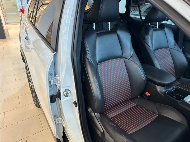 Toyota Rav4 Plug-In* Style, снимка 7 - Автомобили и джипове - 52309718