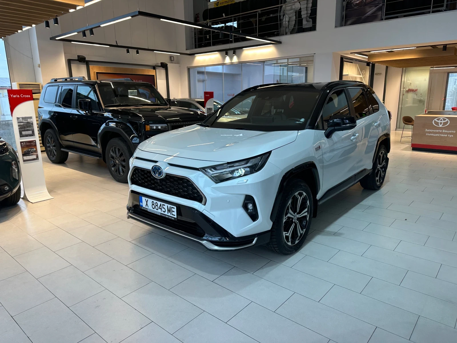 Toyota Rav4 Plug-In* Style - изображение 2