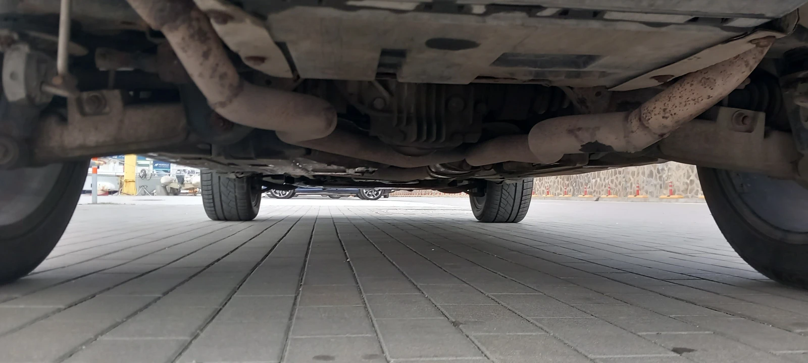 BMW X5 4.6is - изображение 4