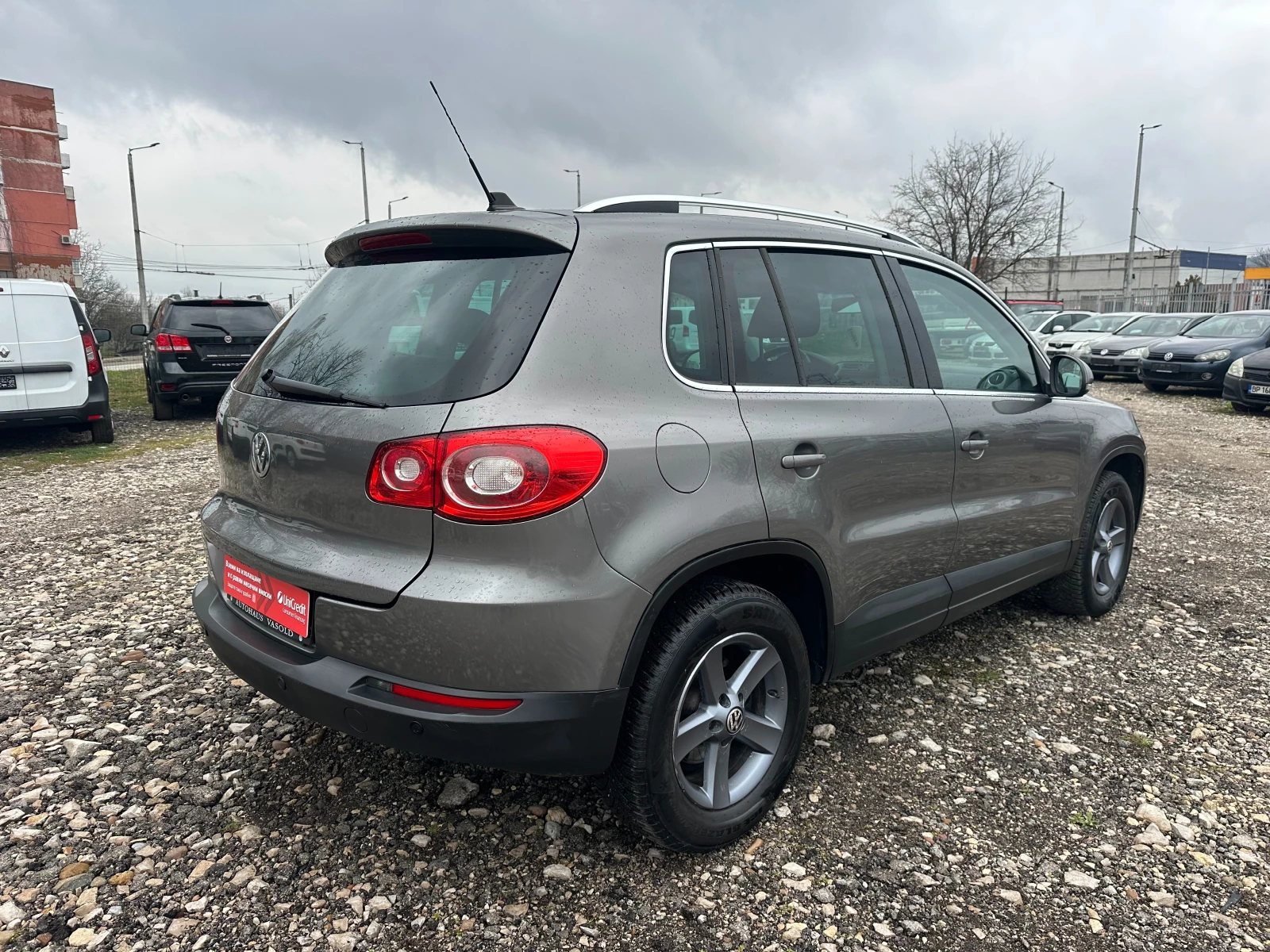 VW Tiguan 2.0TDI 140kc 4X4 AUTOMAT, снимка 5 - Автомобили и джипове - 53945927